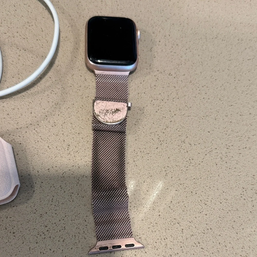 Apple Watch Series 4 Rose Pink Band 40mm